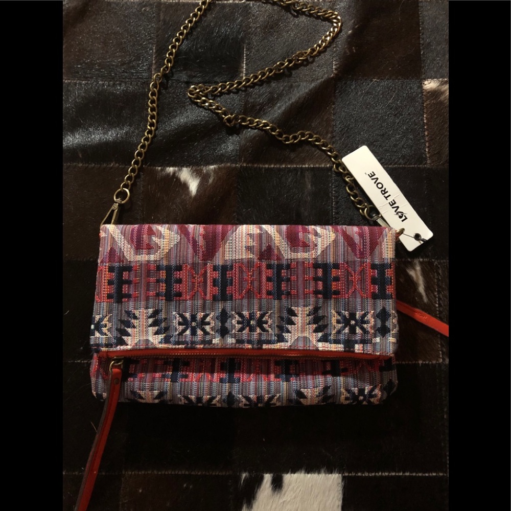 Beautiful convertible clutch or chain strap purse!